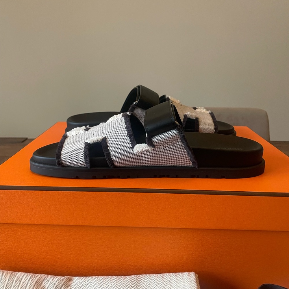 SOLD Hermes Fringe Chypre Sandals - Picture 5 of 13